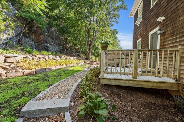 28 Elm Street 2, Manchester, MA 01944