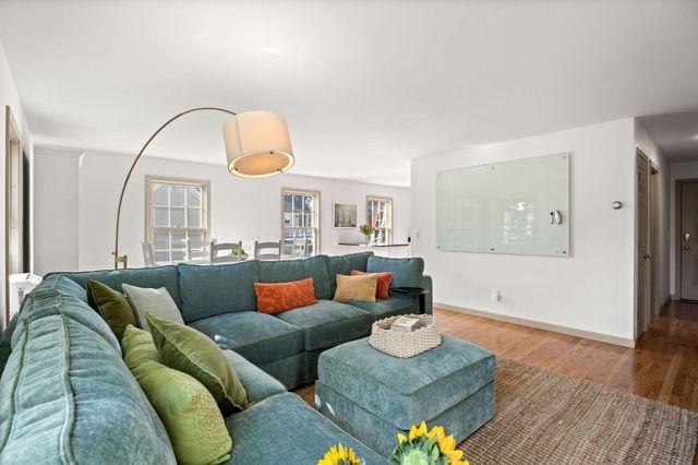 28 Elm Street 2, Manchester, MA 01944