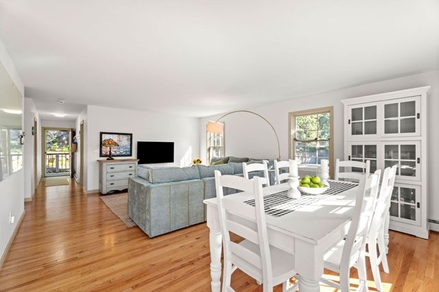 28 Elm Street 2, Manchester, MA 01944