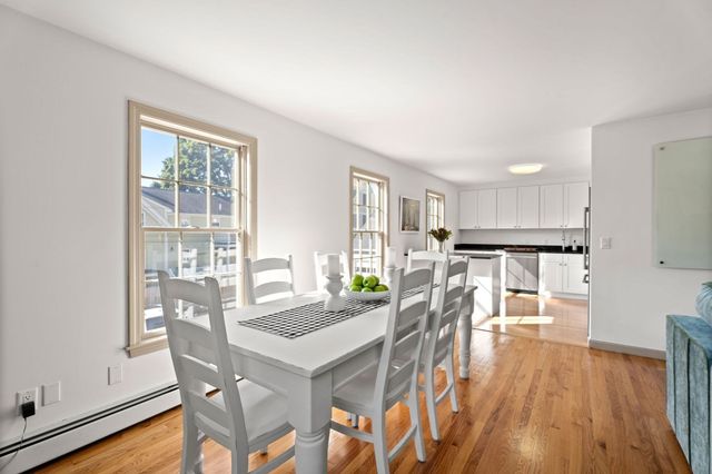 28 Elm Street 2, Manchester, MA 01944