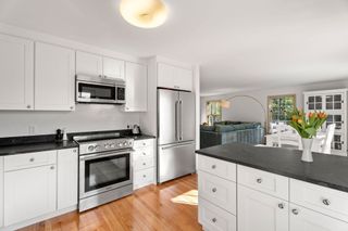 28 Elm Street 2, Manchester, MA 01944