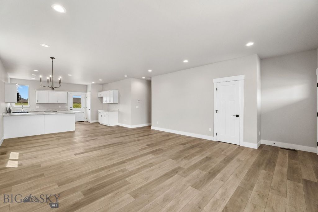 1105 Melissa Way, Belgrade, MT 59714 photo 3