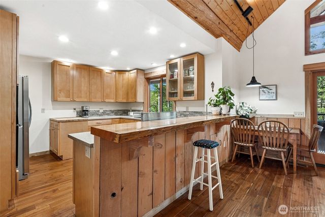 390 E Emerald Lake Drive E, Grapeview, WA 98546