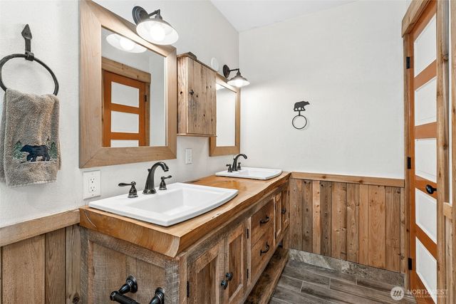 390 E Emerald Lake Drive E, Grapeview, WA 98546