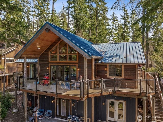 390 E Emerald Lake Drive E, Grapeview, WA 98546