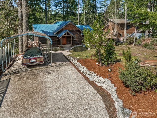 390 E Emerald Lake Drive E, Grapeview, WA 98546