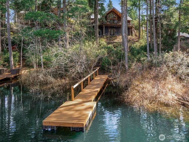 390 E Emerald Lake Drive E, Grapeview, WA 98546