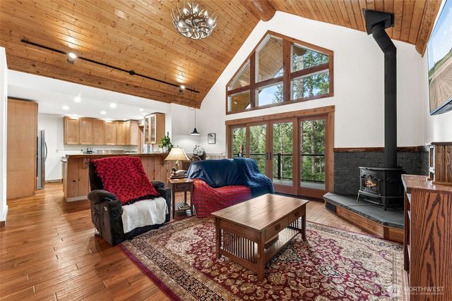 390 E Emerald Lake Drive E, Grapeview, WA 98546