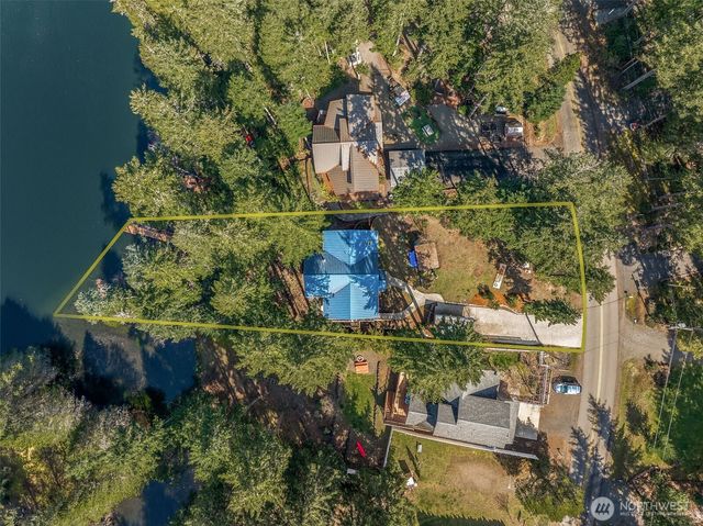 390 E Emerald Lake Drive E, Grapeview, WA 98546