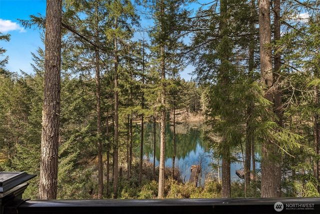 390 E Emerald Lake Drive E, Grapeview, WA 98546