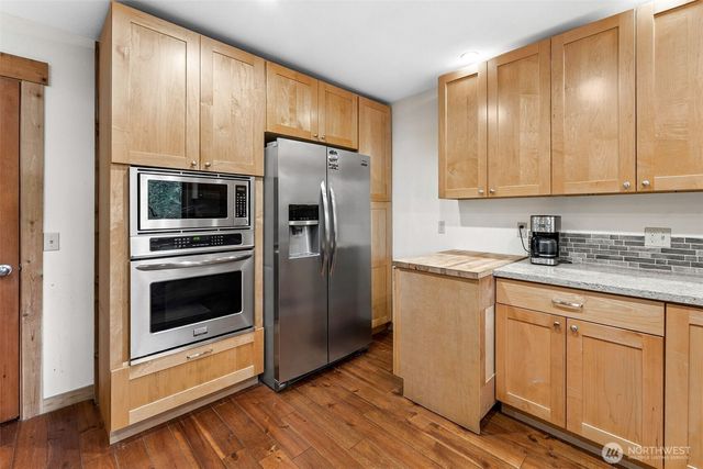 390 E Emerald Lake Drive E, Grapeview, WA 98546