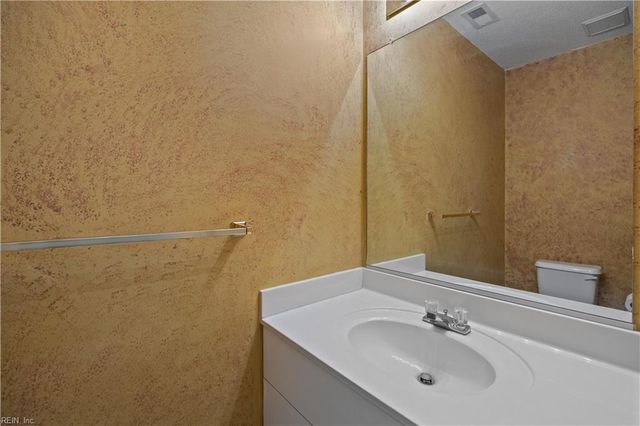 705 Queens PATH, Williamsburg, VA 23185