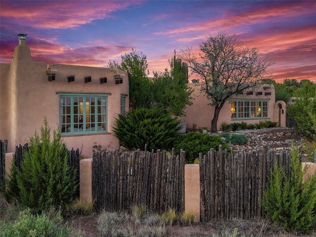 10 Miners Trail, Santa Fe, NM 87508