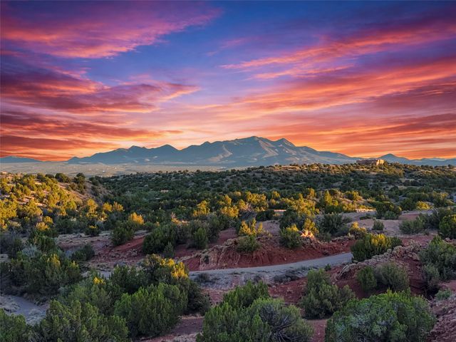 10 Miners Trail, Santa Fe, NM 87508