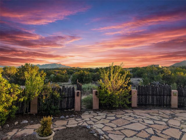 10 Miners Trail, Santa Fe, NM 87508