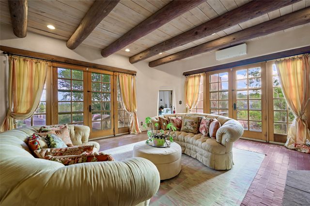 10 Miners Trail, Santa Fe, NM 87508
