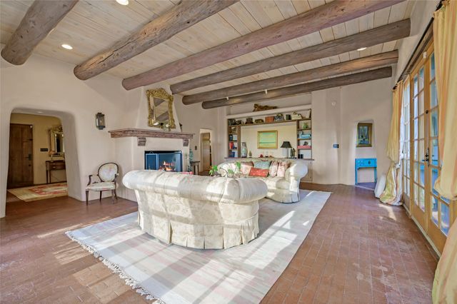 10 Miners Trail, Santa Fe, NM 87508