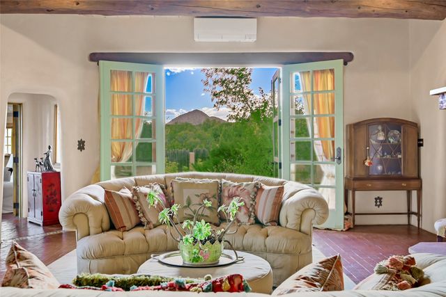 10 Miners Trail, Santa Fe, NM 87508