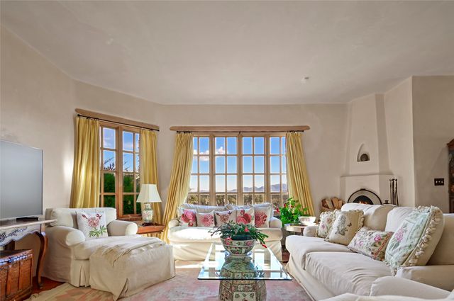 10 Miners Trail, Santa Fe, NM 87508