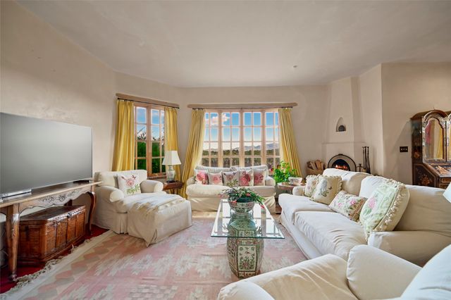 10 Miners Trail, Santa Fe, NM 87508