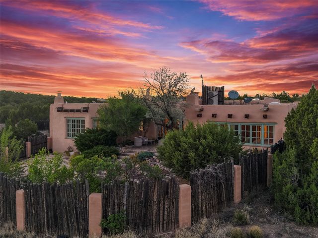10 Miners Trail, Santa Fe, NM 87508