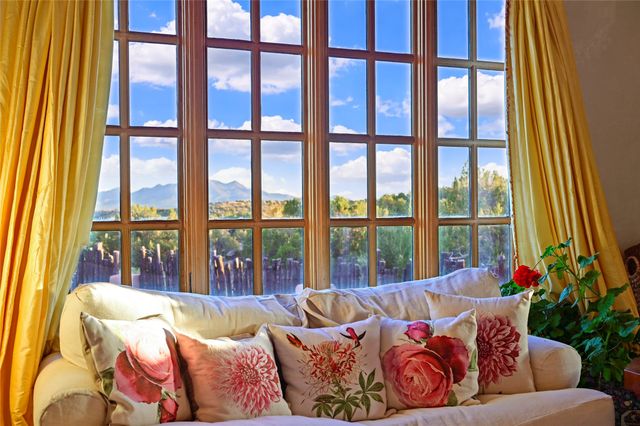 10 Miners Trail, Santa Fe, NM 87508