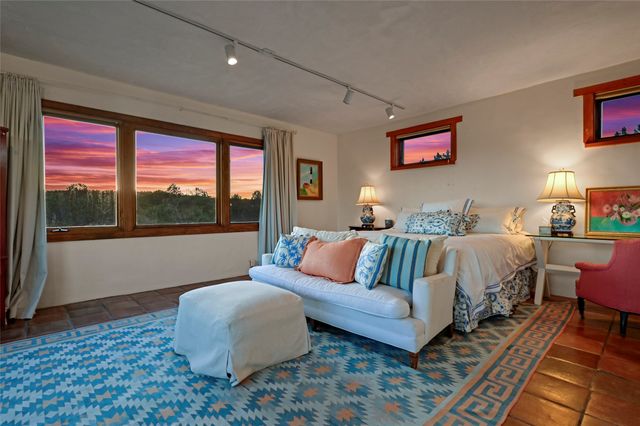 10 Miners Trail, Santa Fe, NM 87508