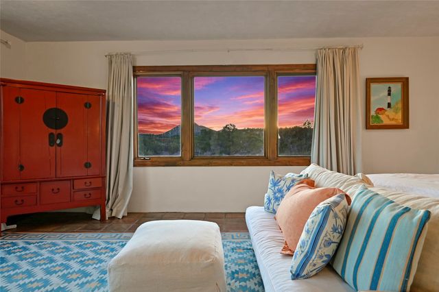 10 Miners Trail, Santa Fe, NM 87508