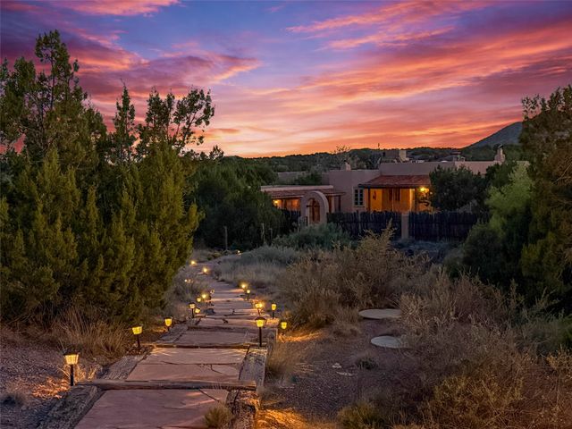 10 Miners Trail, Santa Fe, NM 87508