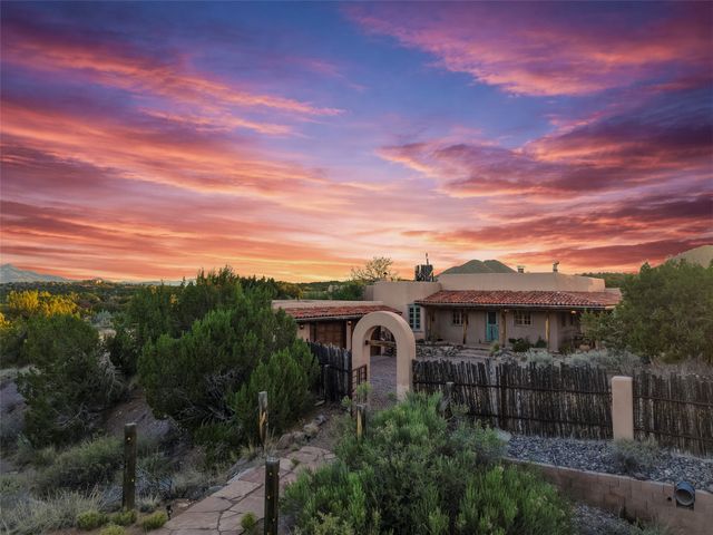 10 Miners Trail, Santa Fe, NM 87508