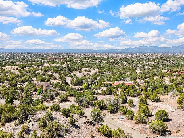 10 Miners Trail, Santa Fe, NM 87508