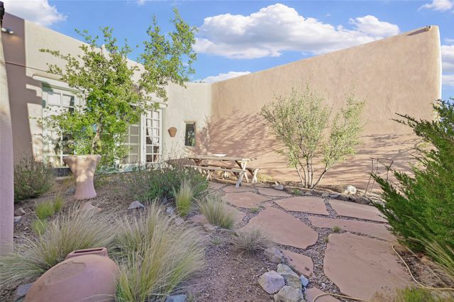 10 Miners Trail, Santa Fe, NM 87508