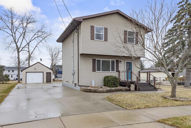 137 GRUENWALD AVENUE, Neenah, WI 54956