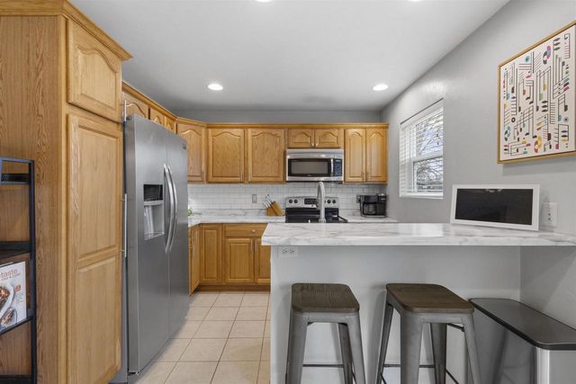 137 GRUENWALD AVENUE, Neenah, WI 54956