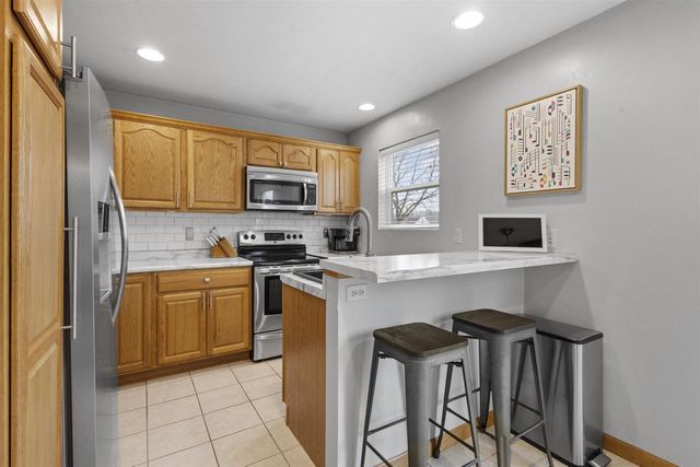 137 GRUENWALD AVENUE, Neenah, WI 54956