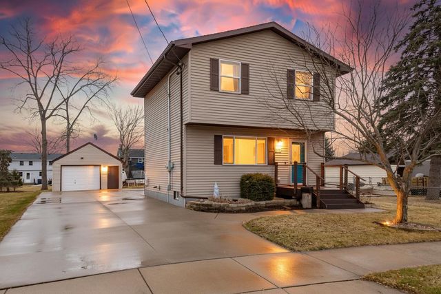 137 GRUENWALD AVENUE, Neenah, WI 54956