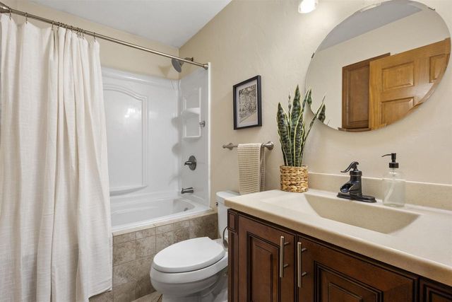 137 GRUENWALD AVENUE, Neenah, WI 54956