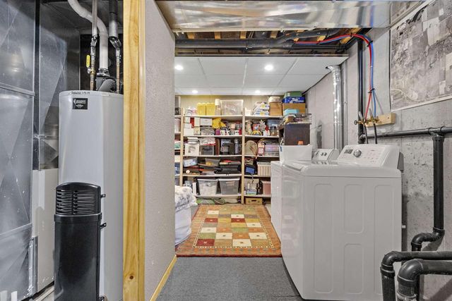 137 GRUENWALD AVENUE, Neenah, WI 54956