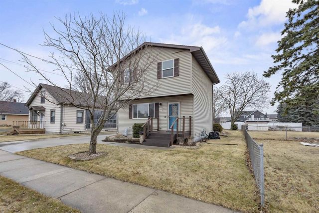 137 GRUENWALD AVENUE, Neenah, WI 54956