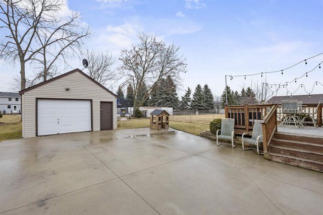 137 GRUENWALD AVENUE, Neenah, WI 54956