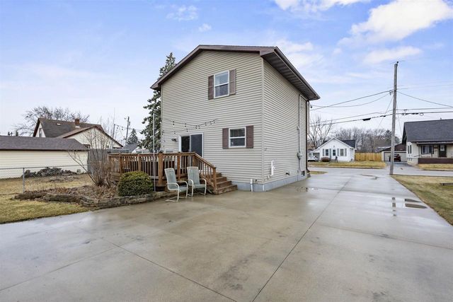 137 GRUENWALD AVENUE, Neenah, WI 54956