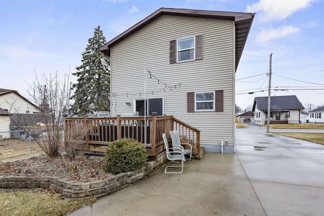 137 GRUENWALD AVENUE, Neenah, WI 54956