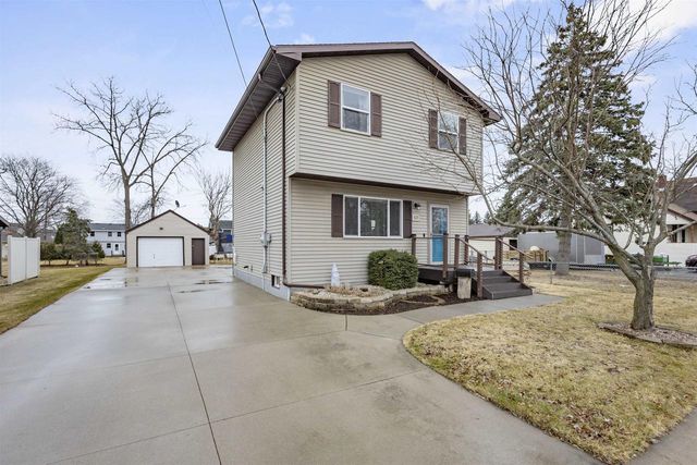 137 GRUENWALD AVENUE, Neenah, WI 54956