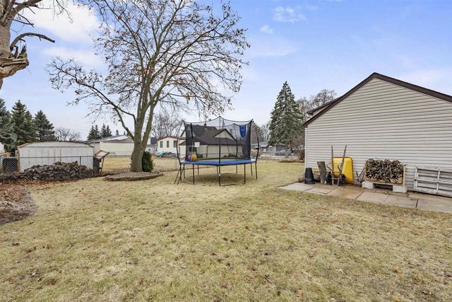 137 GRUENWALD AVENUE, Neenah, WI 54956
