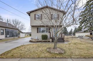 137 GRUENWALD AVENUE, Neenah, WI 54956