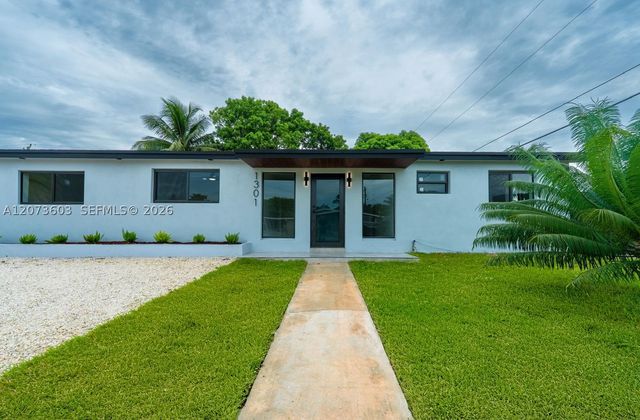 1301 NW 176th Ter, Miami Gardens, FL 33169
