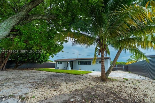 1301 NW 176th Ter, Miami Gardens, FL 33169