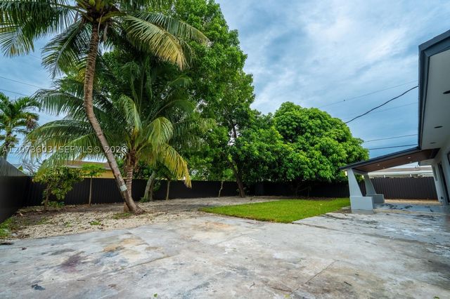 1301 NW 176th Ter, Miami Gardens, FL 33169