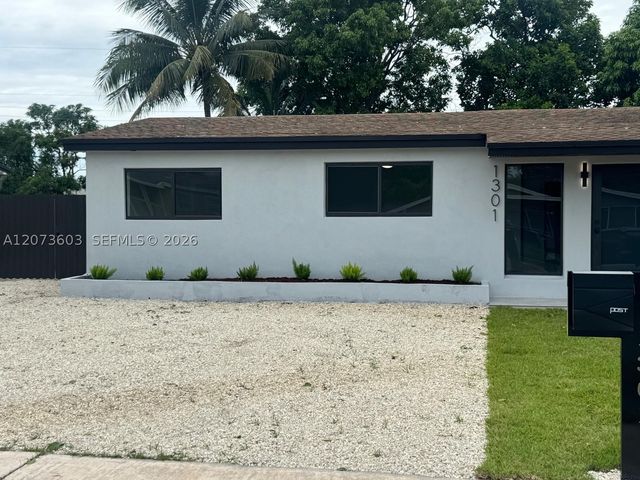 1301 NW 176th Ter, Miami Gardens, FL 33169