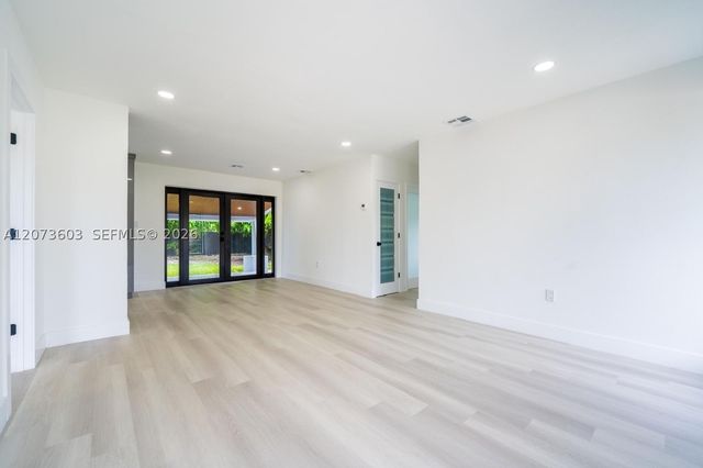 1301 NW 176th Ter, Miami Gardens, FL 33169